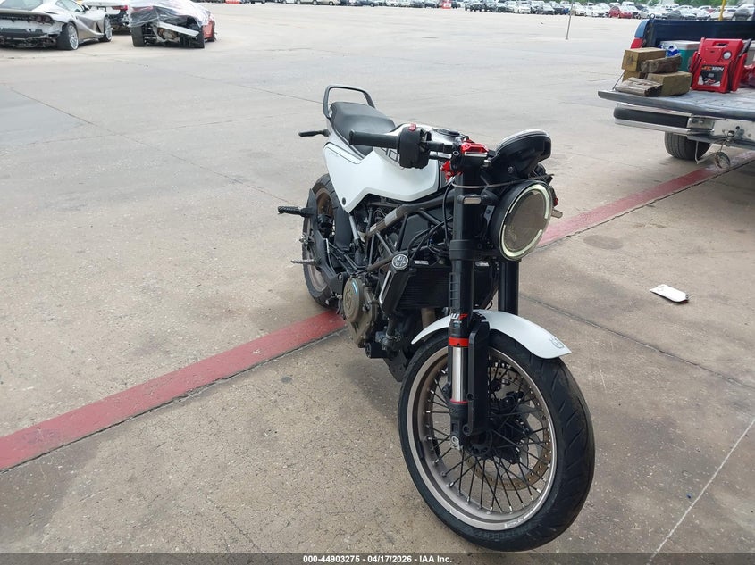 2023 Husqvarna Vitpilen 401/Svartpilen 401