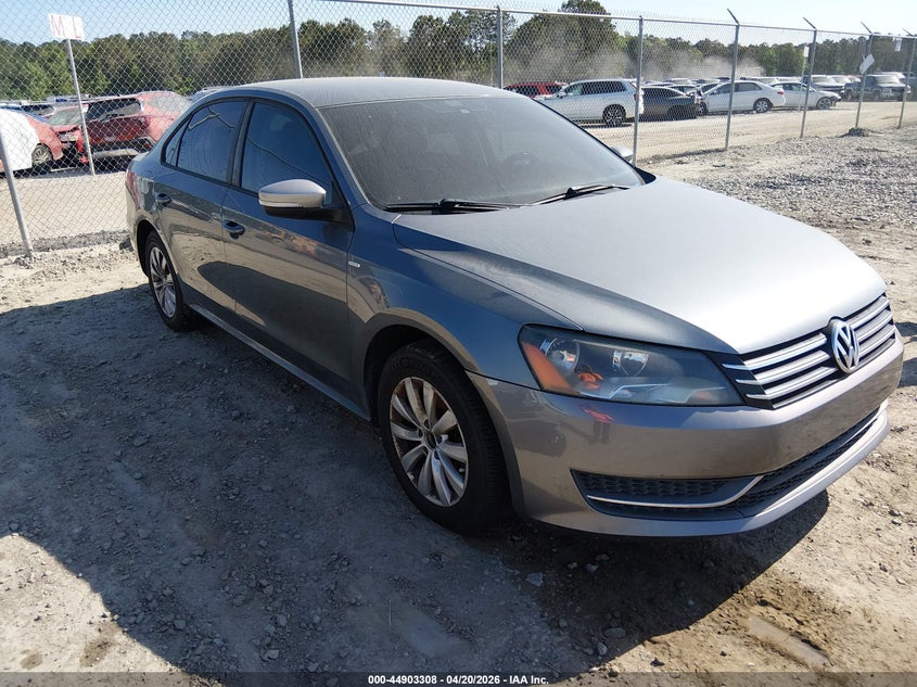 2014 Volkswagen Passat 1.8T Wolfsburg Edition