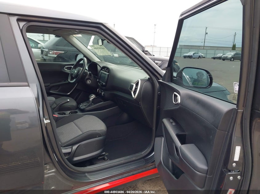 2021 KIA SOUL auction photo 5