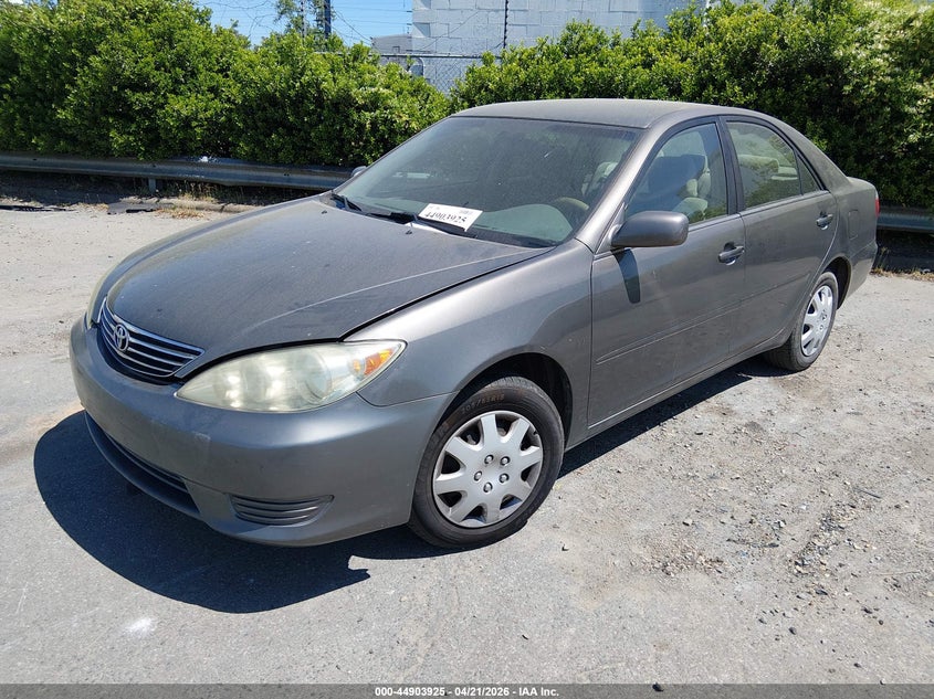 2005 Toyota Camry Le 4T1BE32K15U504529 photo 1