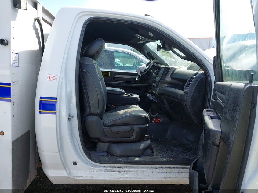 2022 Ram 3500 Chassis Tradesman/Slt