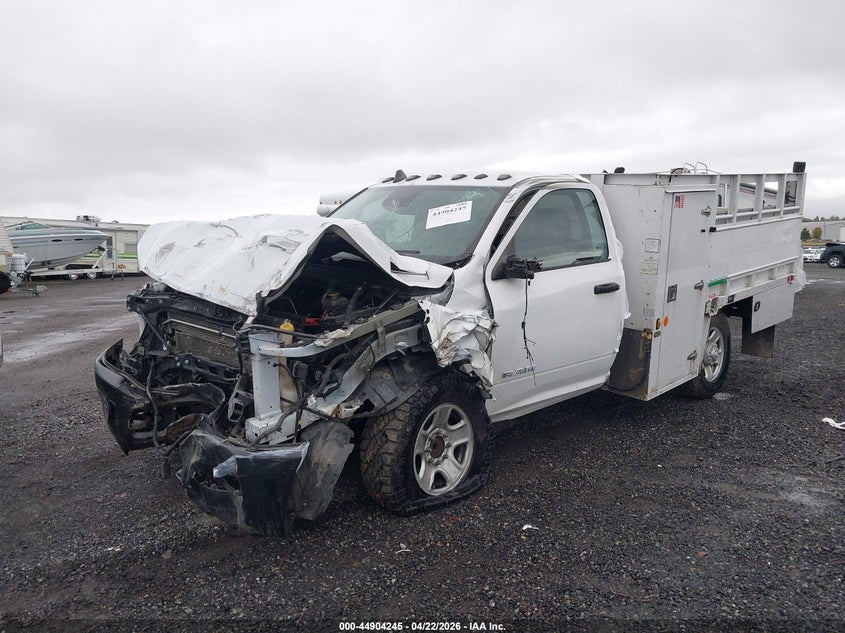 2022 Ram 3500 Chassis Tradesman/Slt