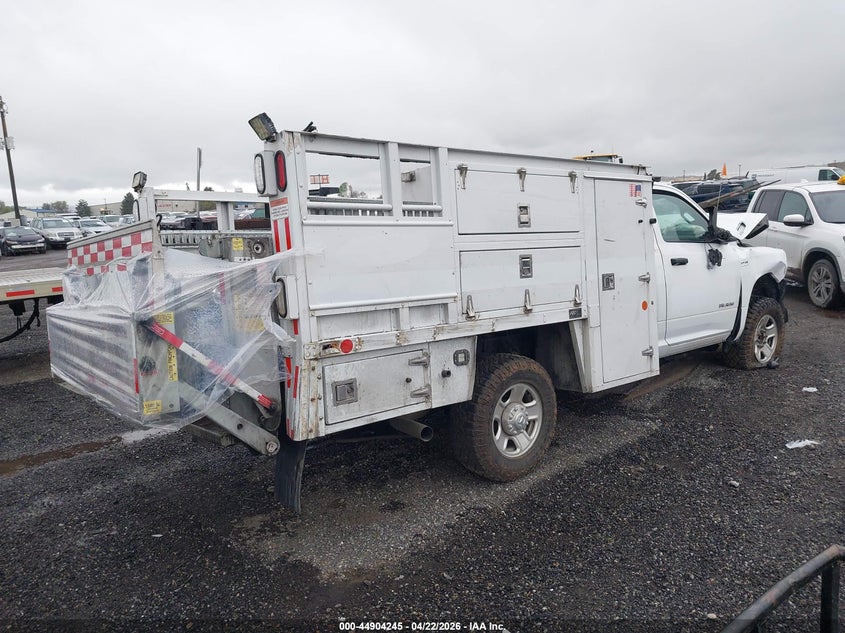 2022 Ram 3500 Chassis Tradesman/Slt