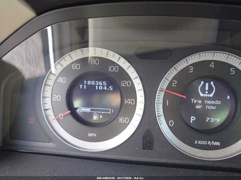 2011 Volvo Xc70 3.2 VIN: YV4940BZ4B1095650 Lot: 44904320