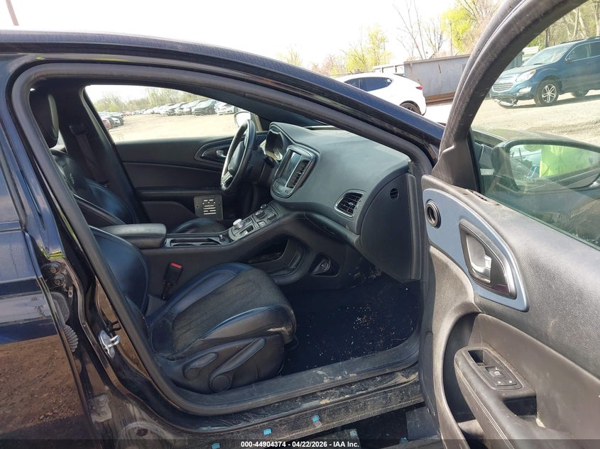 2015 CHRYSLER 200 auction photo 5
