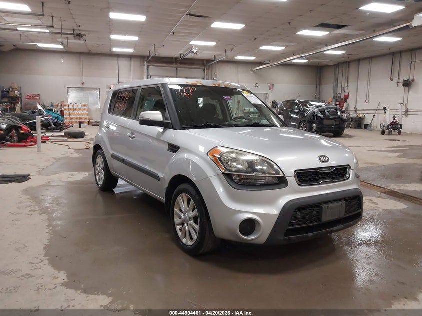 2013 KIA SOUL +
