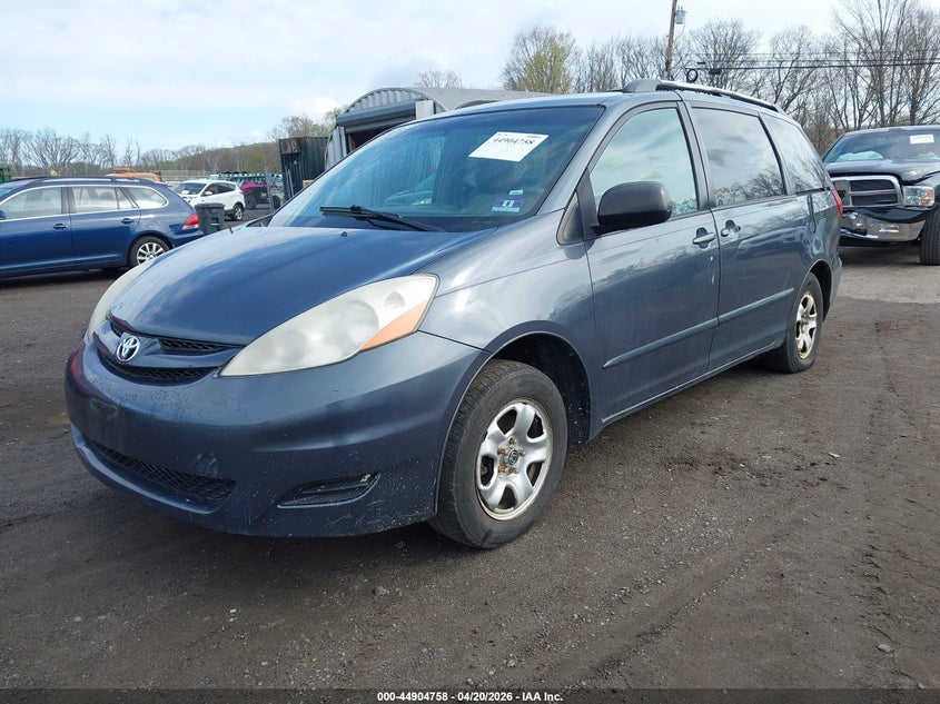 2009 Toyota Sienna Le