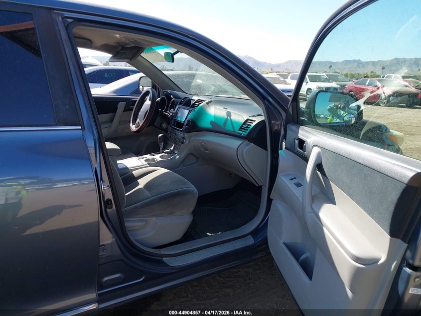 2013 Toyota Highlander Base Plus V6