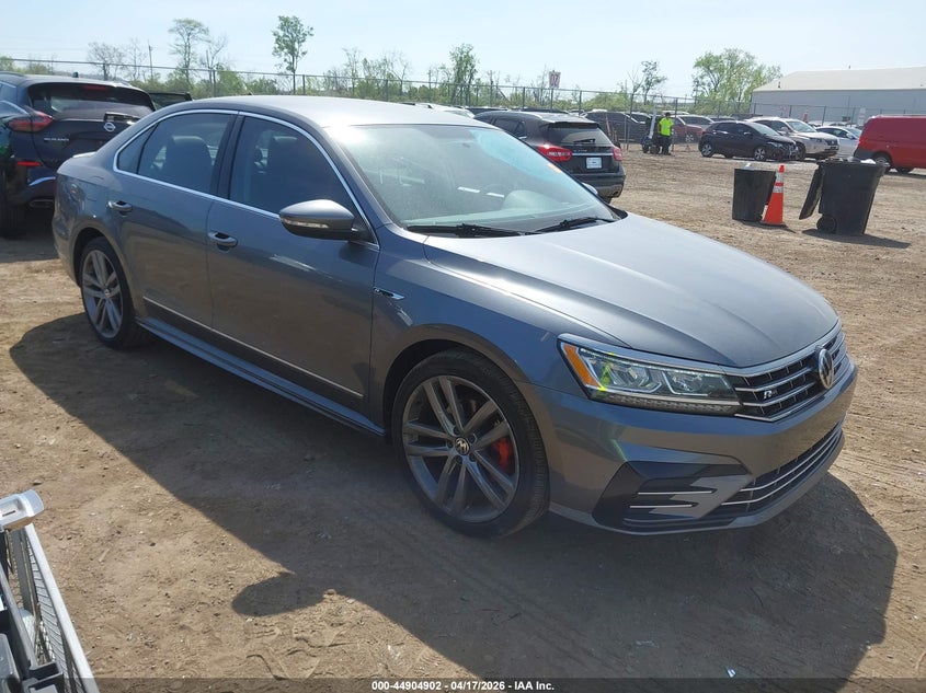 2017 Volkswagen Passat 1.8T R-Line