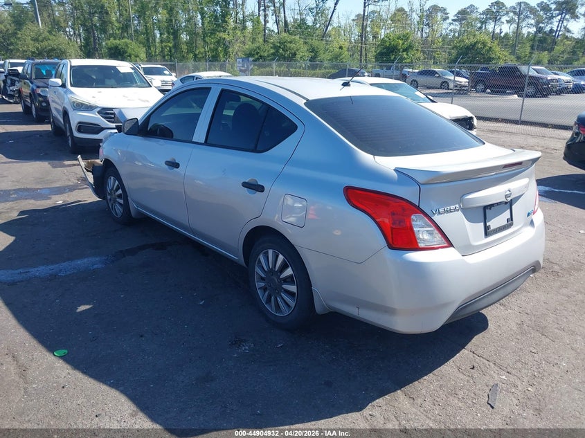 2015 Nissan Versa 1.6 S+
