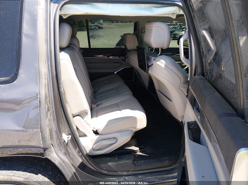 2022 Jeep Wagoneer Series Iii 4X4 VIN: 1C4SJVDT8NS151011 Lot: 44905002
