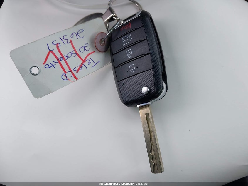 VIN 5XYPGDA30LG652240 2020 KIA SORENTO 2.4L LX