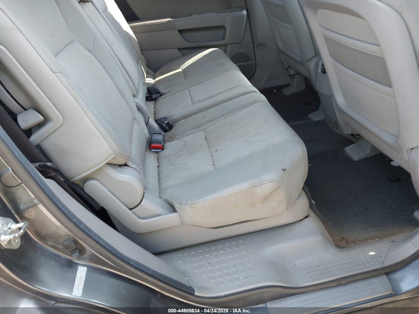 5FNYF4H22BB103990 2011 Honda Pilot 3.5 Lx grey