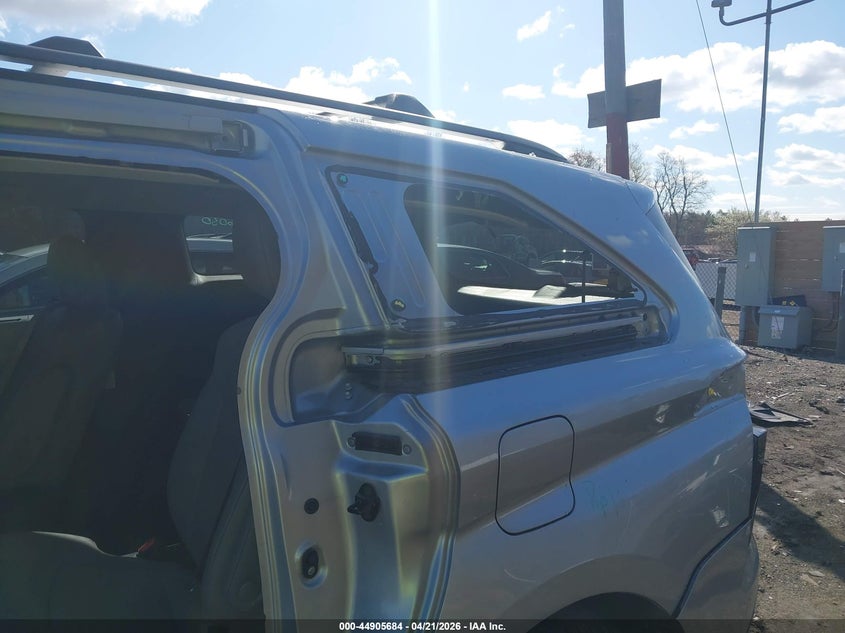 2025 TOYOTA SIENNA 2.5L I-4 DI, DOHC, V(VIN: 5TDJSKFC5SS208516