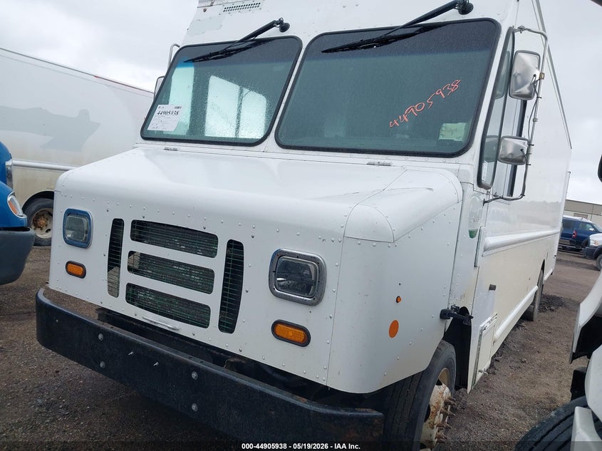 2013 FORD F-59 COMMERCIAL STRIPPED auction photo 2