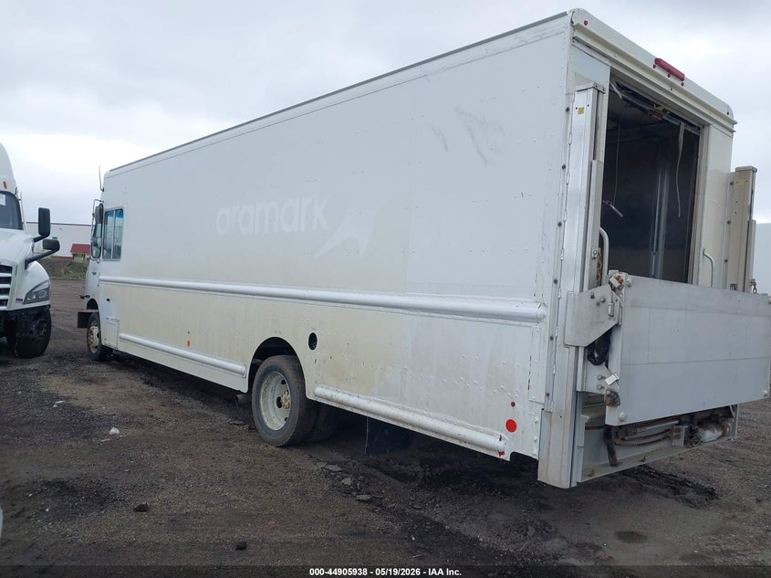 2013 FORD F-59 COMMERCIAL STRIPPED auction photo 3