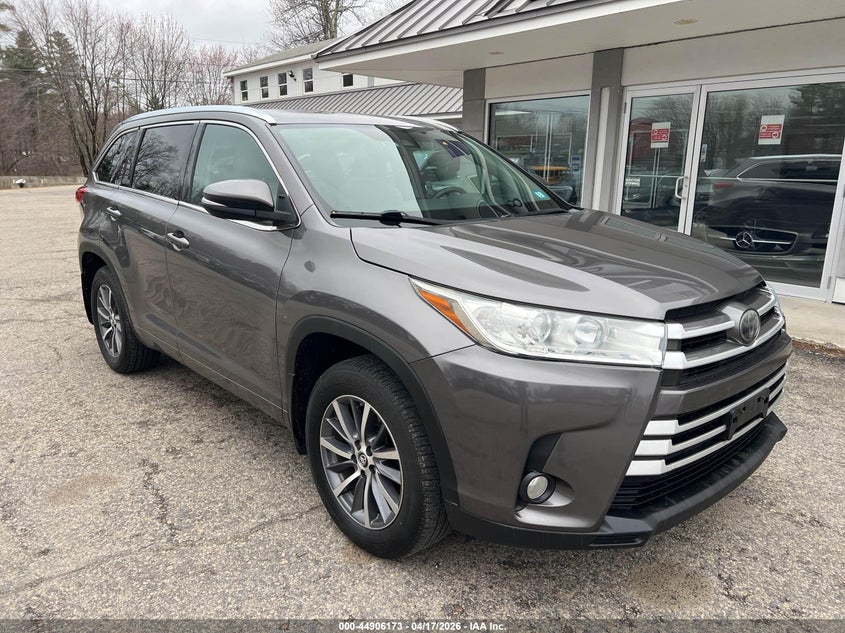 2017 TOYOTA HIGHLANDER XLE