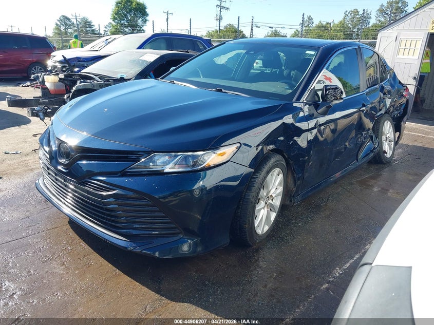 2019 Toyota Camry Le 4T1B11HK1KU233409 photo 1