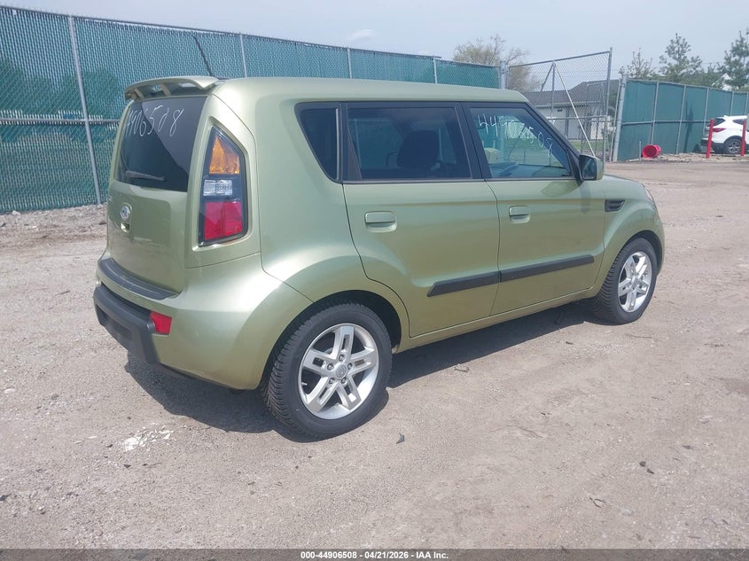 2010 Kia Soul +