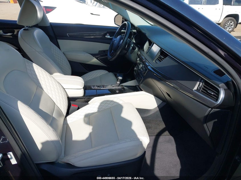 2017 Kia Cadenza Limited