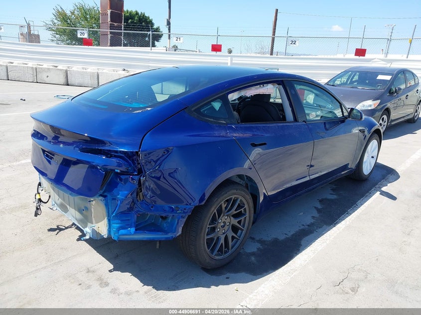 2025 Tesla Model 3 Long Range Rear-Wheel Drive/Standard Rear-Wheel Drive