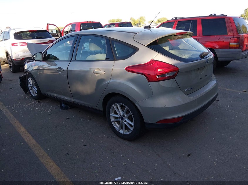 Vin: 1fadp3k27fl256596, lot: 45404142, ford focus se 20153