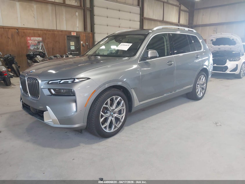 2025 BMW X7 xDrive40I