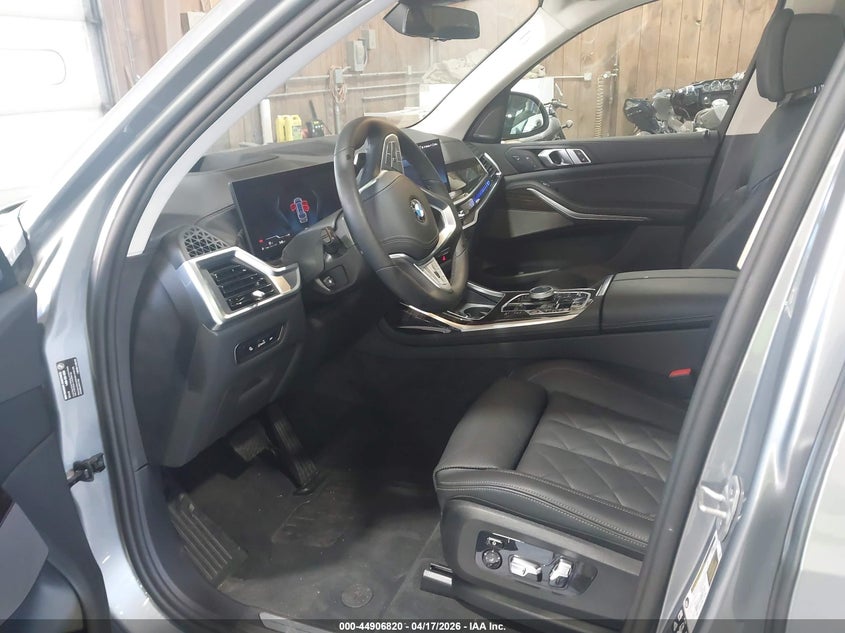 2025 BMW X7 xDrive40I