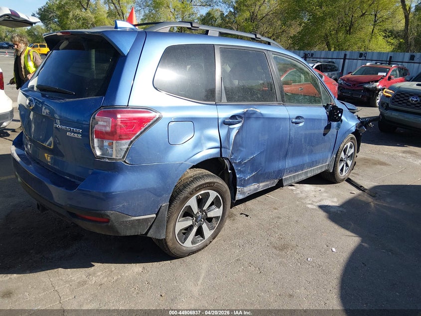 Vin: jf2sjaec9hg567598, lot: 45404306, subaru forester 2.5i premium 20174