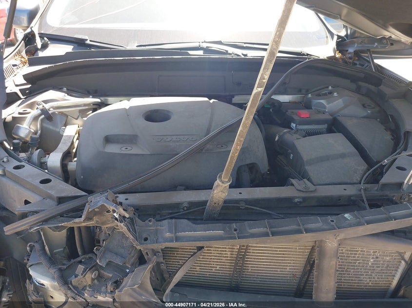 2021 Volvo Xc60 T5 Momentum VIN: YV4102RK7M1868806 Lot: 44907171