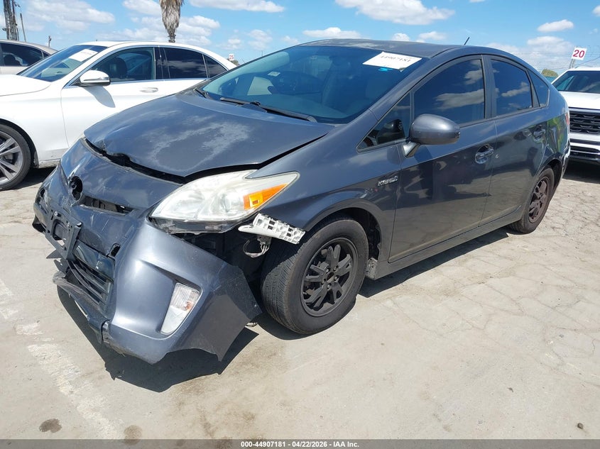 2015 Toyota Prius Two JTDKN3DU7F1877662 photo 1