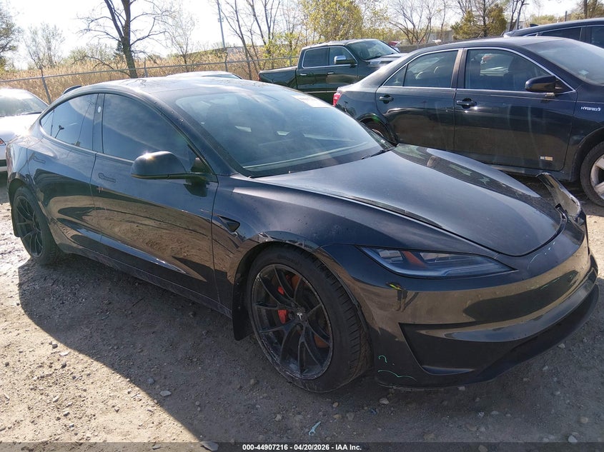 Vin: 5yj3e1et8rf829372, lot: 45404585, tesla model 3 performance all-wheel drive 2024 img_1