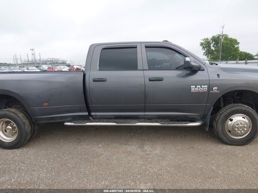 3C63RRGL4JG330235 2018 Ram 3500 Black