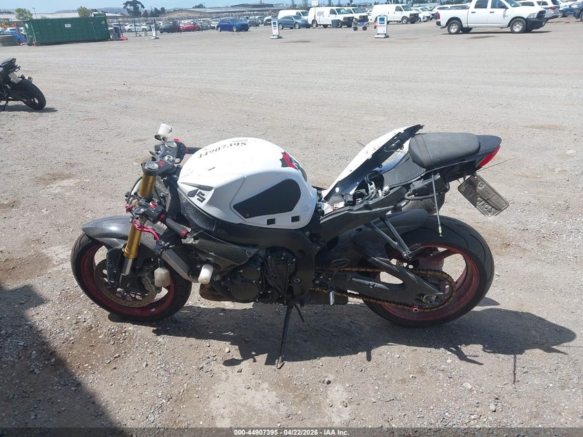 2017 Suzuki Gsx-R750 VIN: JS1GR7MA7H2101451 Lot: 44907395