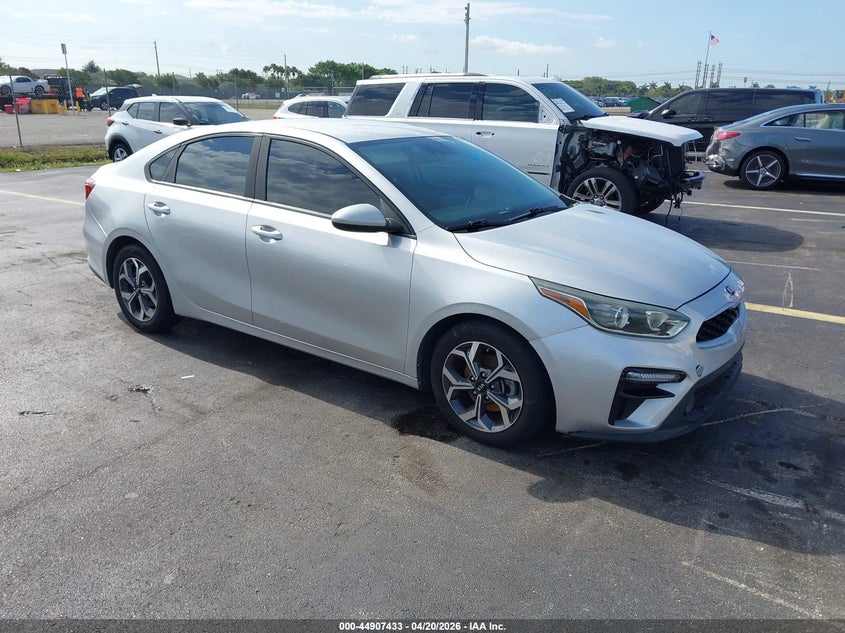 Vin: 3kpf24ad0le155530, lot: 45404802, kia forte lxs 2020 img_1