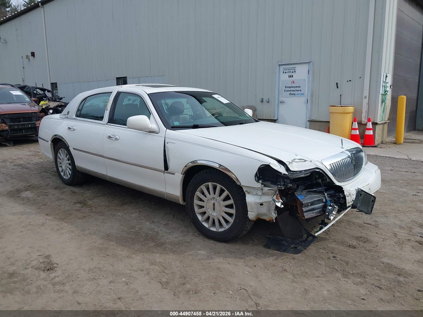 2003 Lincoln Town Car Signature
