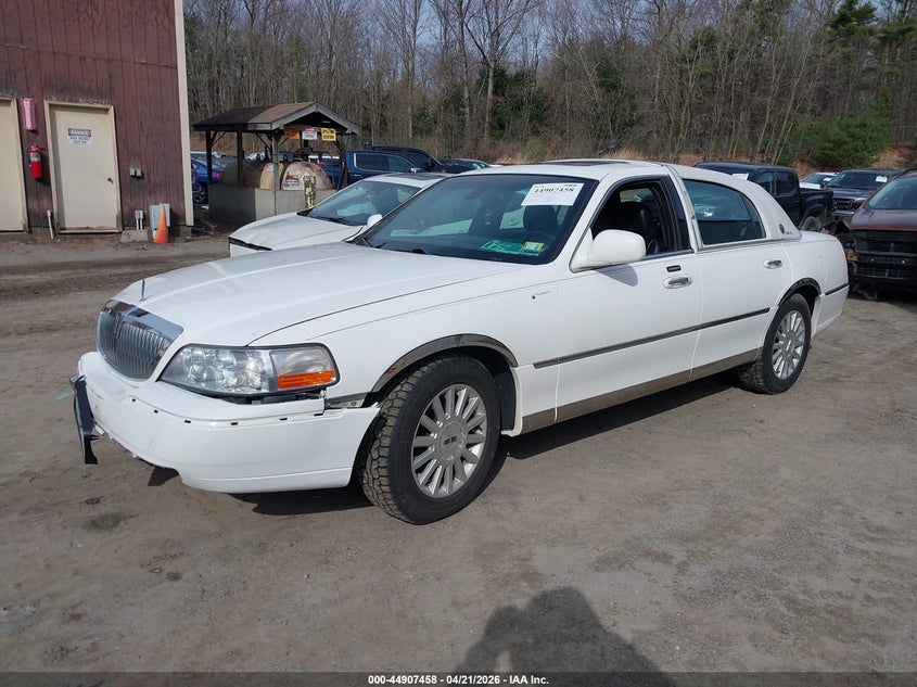 2003 Lincoln Town Car Signature
