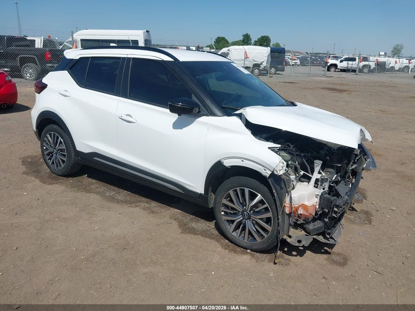 2024 NISSAN KICKS SR XTRONIC CVT