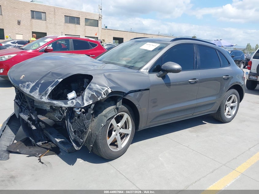 2018 Porsche Macan WP1AA2A56JLB02781 photo 1