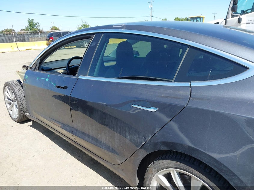 2018 Tesla Model 3 Long Range/Performance VIN: 5YJ3E1EB1JF069104 Lot: 44907695
