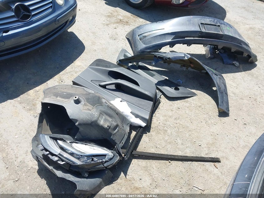 2018 Tesla Model 3 Long Range/Performance VIN: 5YJ3E1EB1JF069104 Lot: 44907695