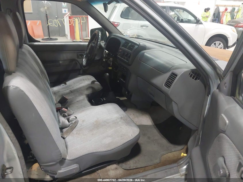 2000 Nissan Frontier Xe