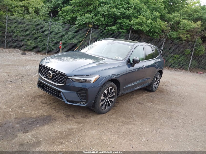2024 Volvo Xc60 B5 Core Dark Theme