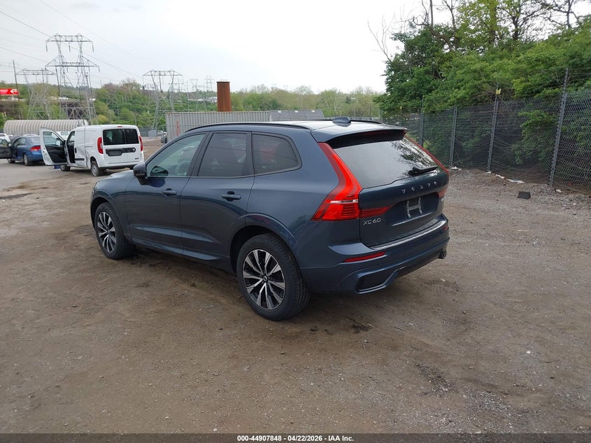 2024 Volvo Xc60 B5 Core Dark Theme