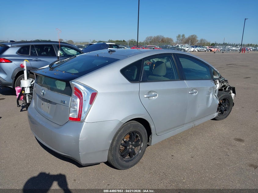 2013 TOYOTA PRIUS auction photo 4