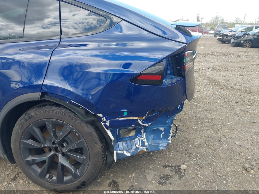 TESLA MODEL X 2025 VIN 7SAXCAE50SF472545