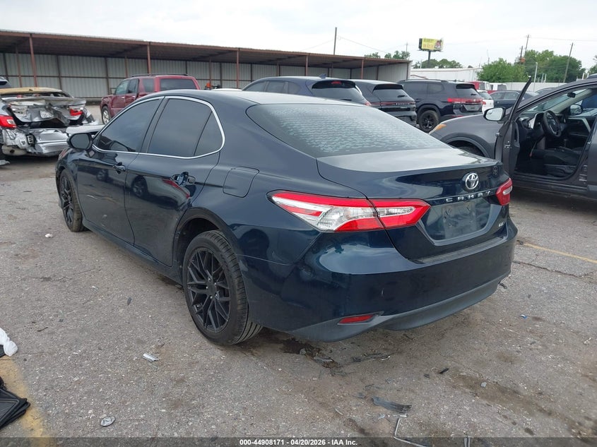 VIN 4T1B11HK5JU645928 2018 TOYOTA CAMRY LE