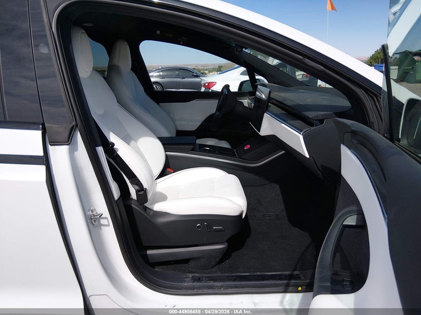 2025 TESLA MODEL X auction photo 5