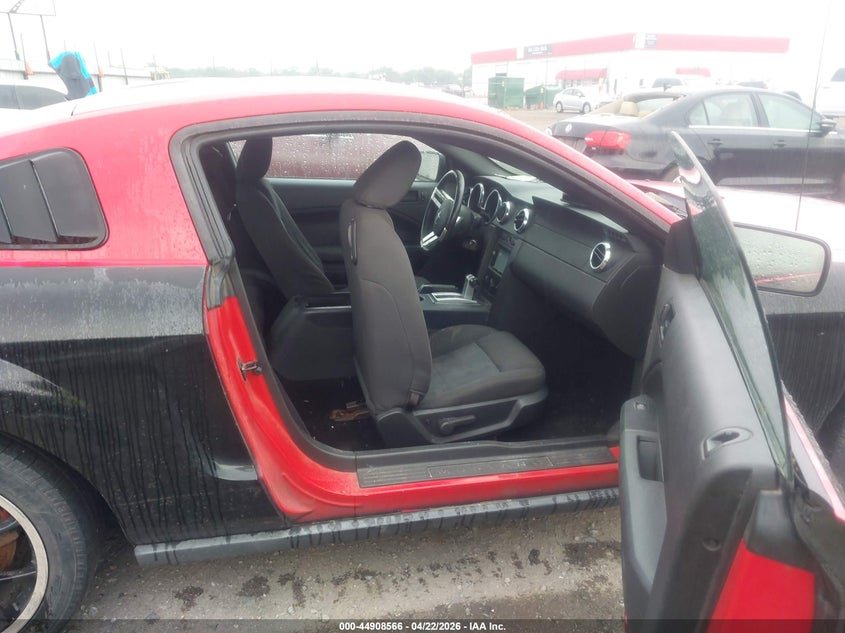 2006 Ford Mustang V6