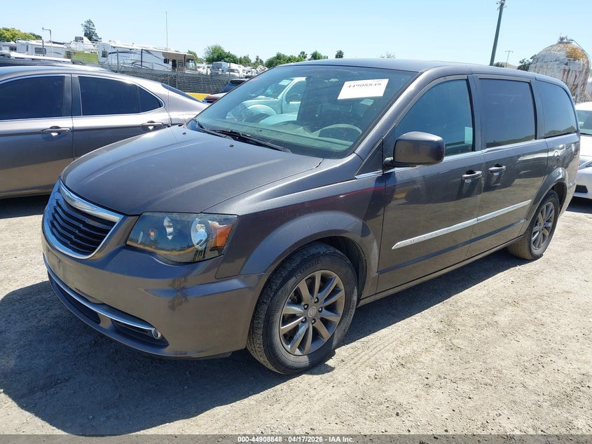 2015 Chrysler Town & Country S